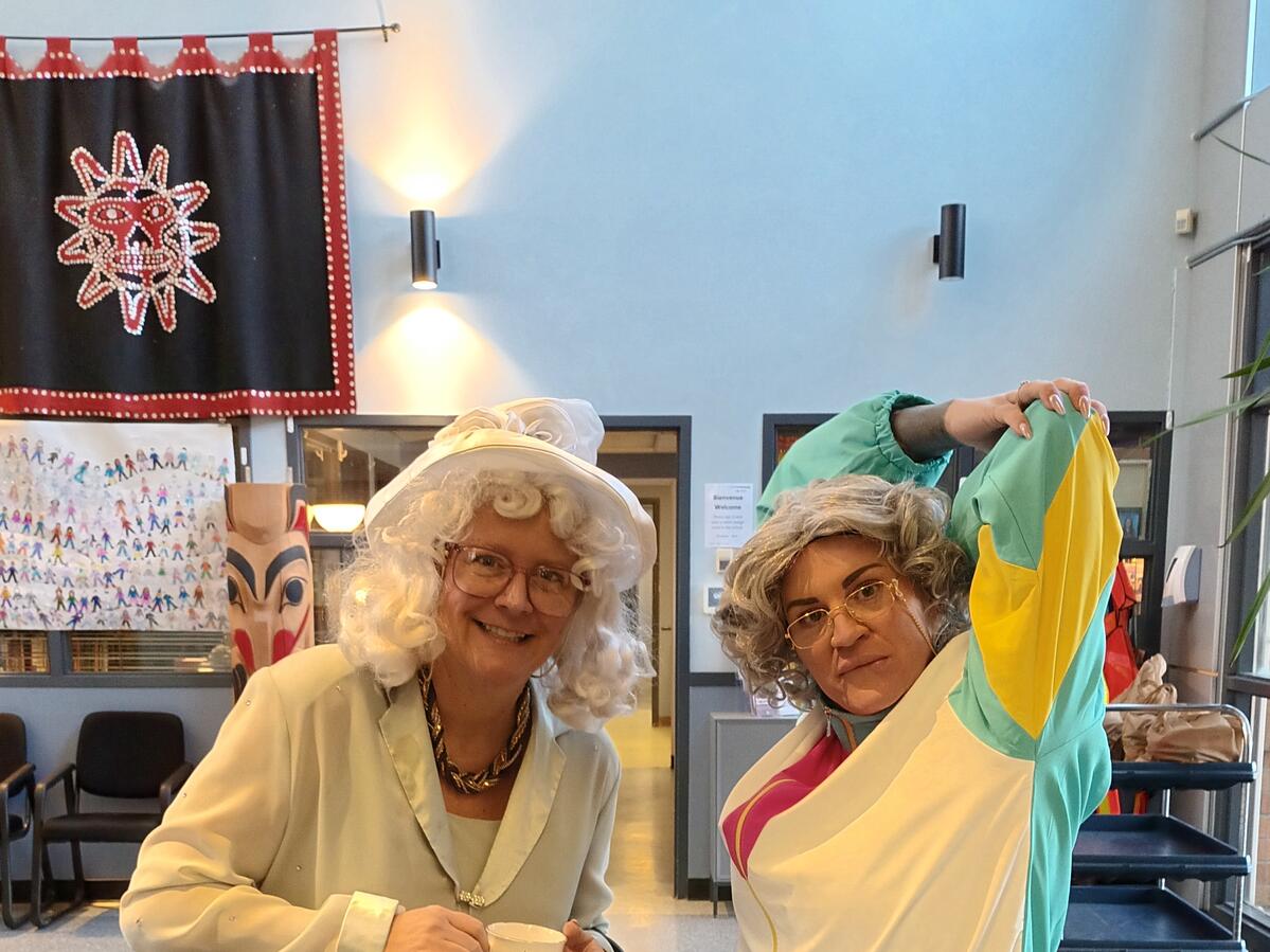 Mme Portas and Ms Kelsey Dressed for 100 Day