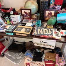 Holiday Gift Shoppe Table