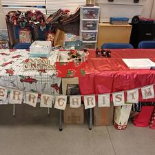 Holiday Gift Shoppe Table