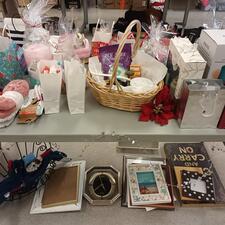 Holiday Gift Shoppe Table