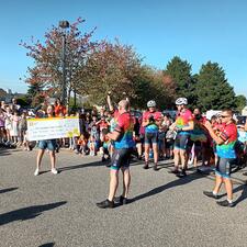 Students Greeting Cops for Cancer